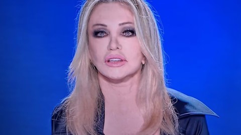 Paola Ferrari travolta dalle critiche social dopo il debutto ai Mondiali 2026: la giornalista replica e si sfoga
