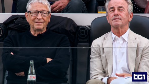Mondiali 2026, nuova gaffe per il TG1: Bill Gates scambiato per Steve Jobs, il web ironizza sulla svista