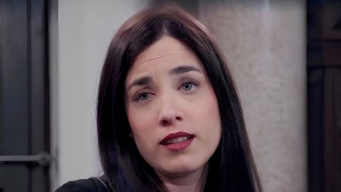 Un Posto al Sole anticipazioni 24 giugno 2026: Micaela fiuta il segreto delle sis