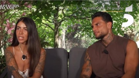 Temptation Island, spunta una segnalazione su Alessandra e Rosario: "Pseudo fidanzata mai esistita"