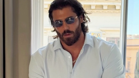 Can Yaman in lutto, scomparsa una sua ex collega della soap turca Mr Wrong