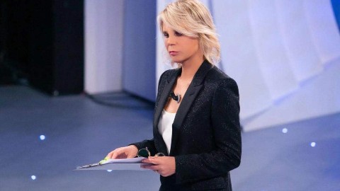 C'è posta per te, Maria De Filippi cambia strategia: tornano le storie legate ai personaggi famosi