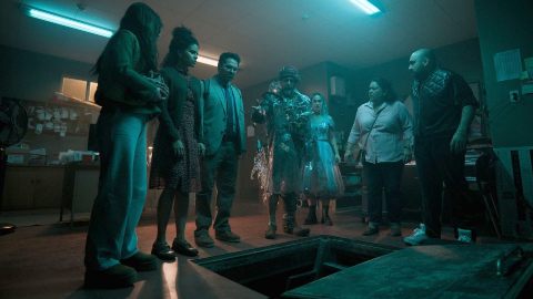 Good Luck, Have Fun, Don't Die: Michael Peña commette un grave errore in una clip in anteprima esclusiva del film