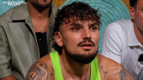 Temptation Island, Giovanni distrutto dopo le parole di Sabrina: chiesto il falò immediato