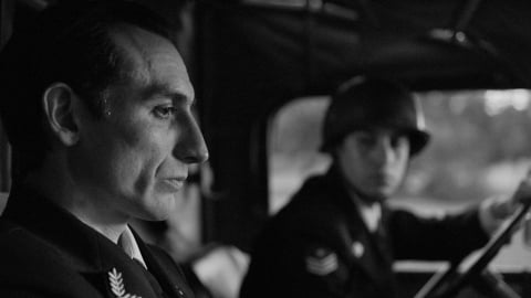 L'Hangar Rosso: il dilemma morale di un capitano dell'Aeronautica di fronte agli ordini di Pinochet in una clip in anteprima