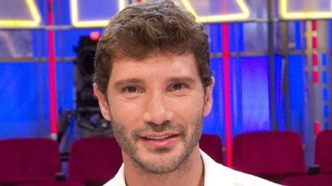 Affari Tuoi, Stefano De Martino verso la chiusura alle 21:30? L'Ad Rai Giampaolo Rossi: "Ci stiamo ragionando"