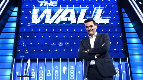 The Wall torna su Canale 5: al via la nuova edizione con Max Giusti