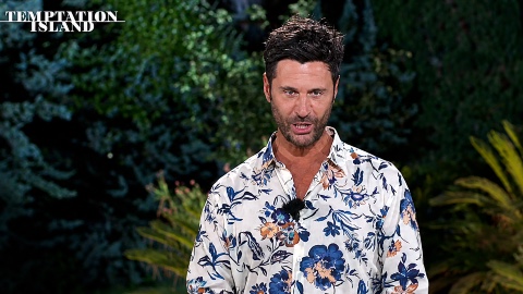 Temptation Island, Anticipazioni sesta puntata: Sabrina vuole baciare il tentatore, Andrea cambia idea