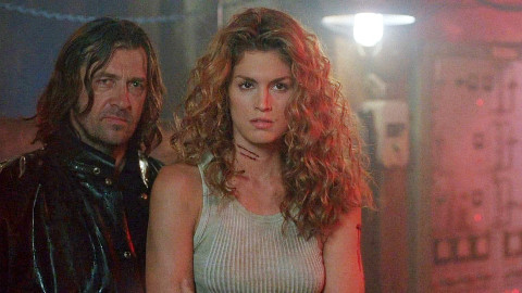Cindy Crawford all'esordio come attrice è una Facile preda (delle critiche)