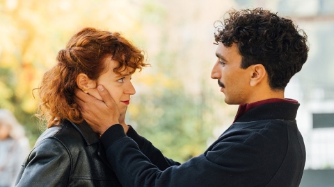 Spezie e Bugie - La Piccola Cucina di Mehdi: Uno chef algerino tenta di orientarsi in un mondo di donne nel trailer del film