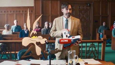 Coyote vs. Acme, la recensione del film a tecnica mista, salvo per miracolo