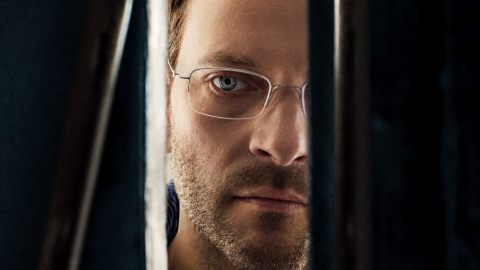 Alessandro Borghi nel poster di Nessun Dolore, il nuovo film di Gianni Amelio, al cinema dal 24 settembre