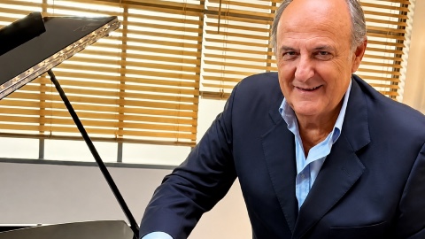 Stefano De Martino inviterà Gerry Scotti a Sanremo 2027? "Lui me lo ha chiesto quando ci siamo visti a Roma"