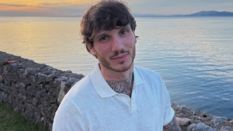 Grande Fratello Vip, la furia di Manuel Bortuzzo, la sua carrozzina distrutta dalla compagnia aerea: "Inutilizzabile"