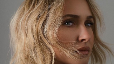 Hayden Panettiere: nell'autobiografia racconta la sua difficile vita a Hollywood, pesciolino Dory in un mondo di squali