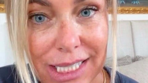 Sonia Bruganelli, stoccata agli haters: "Sono vecchia, ho 52 anni e il mio compagno sta con me solo per i soldi"