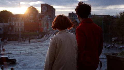 DAU, fra scienza nucleare e matrimoniale: la recensione del film in concorso al Festival di Venezia