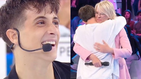 Amici 25, Emiliano Fiasco ringrazia Maria De Filippi e lei gli risponde dall'account del talent