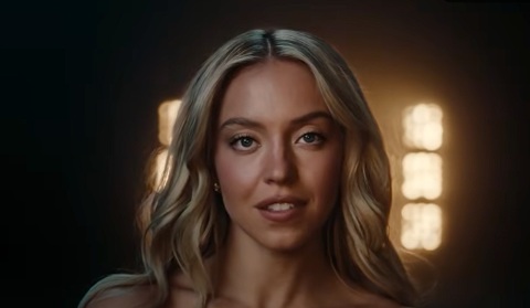 Sydney Sweeney con lo spot in cui appare nuda fa infuriare le atlete olimpiche: "un calcio in faccia a tutte le donne"