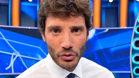 Stefano De Martino, maretta in casa Rai per il suo Festival di Sanremo: “Malumore tra i big dell’azienda”