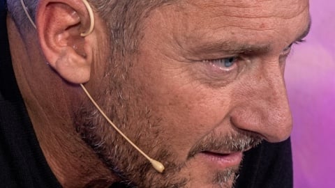 Francesco Totti pubblica un Libro, e parlerà anche di Ilary Blasi: la mossa che crea polemiche