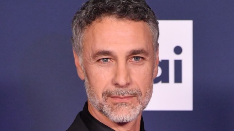 Raoul Bova parla della fiction Tutto l’amore che resta poi svela se sarà in Don Matteo 16