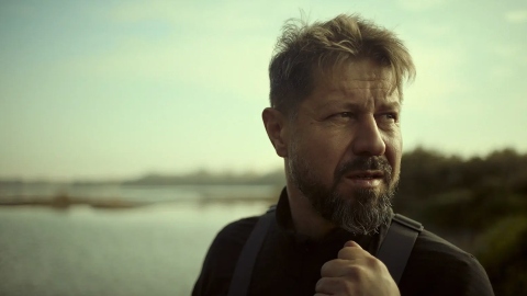 Closure: il trailer del documentario su un padre che cerca il figlio misteriosamente scomparso su un ponte sulla Vistola