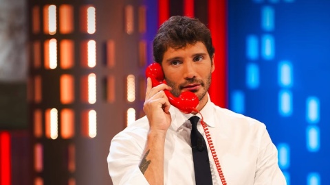 Affari Tuoi non va in onda questa sera, stop al programma di Stefano De Martino: ecco perché