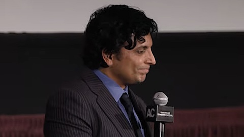 M. Night Shyamalan, plot twist in sala: il pubblico aspetta Il sesto senso, lui gli fa vedere Remain in anteprima