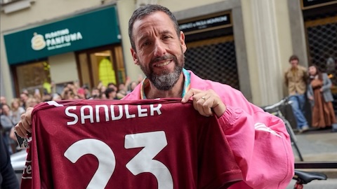 Adam Sandler, Rob Schneider e Kevin James tifosi granata: il Torino regala a Sandler la maglia numero 23