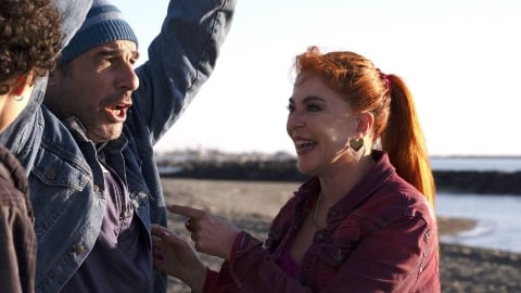 Se ami qualcuno dillo, la recensione: Edoardo Leo torna bambino per imparare ad amare