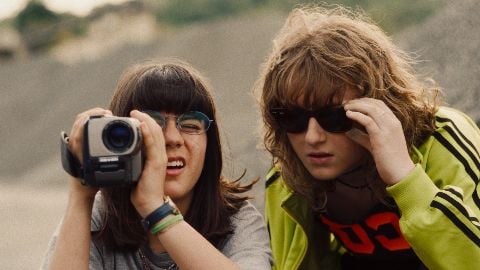 Caro Mondo Crudele: affrontare la vita col groppo in gola e gli occhiali da sole. La recensione del film.