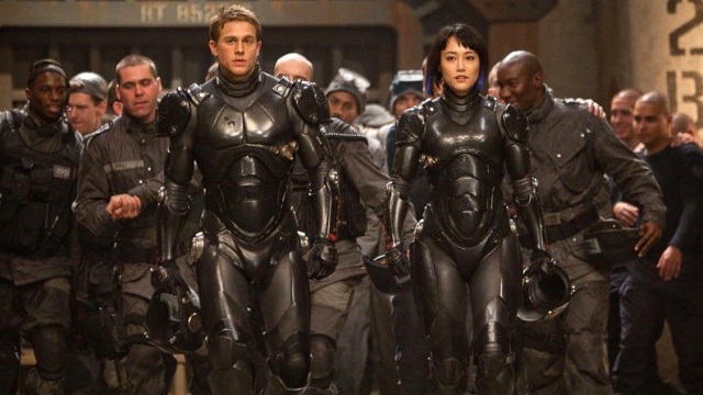 Pacific Rim - le nostre video interviste a Charlie Hunnam, Idris Elba e Rinko Kikuchi
