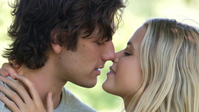 Alex Pettyfer a ruota libera sull'Amore (senza fine)