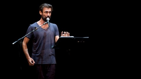 Pasolini: un'intervista al doppiatore di Dafoe Fabrizio Gifuni e una clip italiana in esclusiva