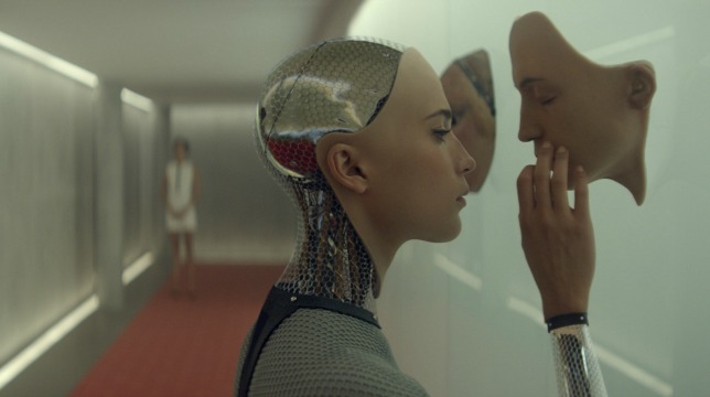 Ex Machina: la recensione del primo film da regista di Alex Garland
