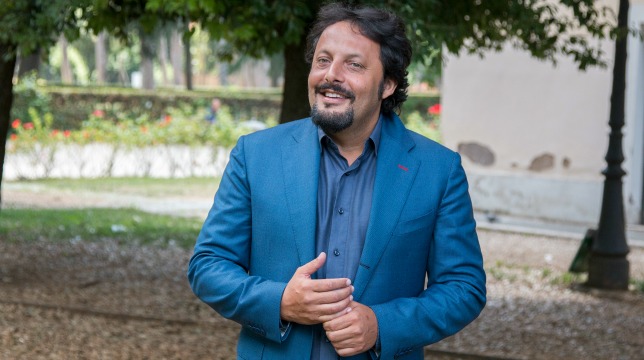 Tutte lo vogliono: Enrico Brignano alle prese con i mancati orgasmi femminili