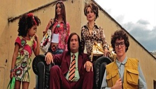 Qualunquemente - la recensione del film con Antonio Albanese