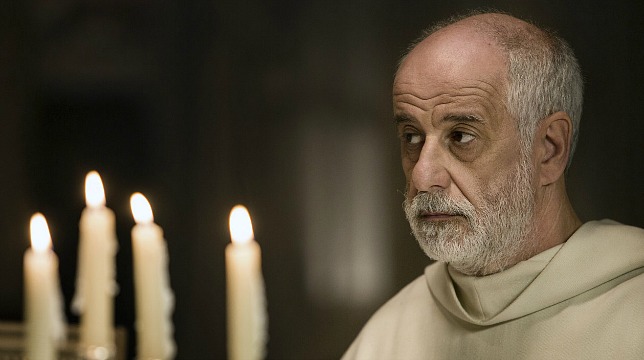 Le confessioni: recensione del film di Roberto Andò con Toni Servillo