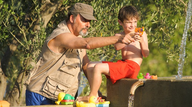 Un'estate in Provenza: recensione della commedia campagnola con Jean Reno