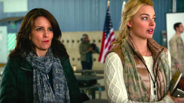 Tina Fey e Margot Robbie ci presentano Whiskey Tango Foxtrot