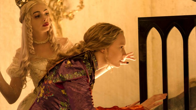 Alice Attraverso lo Specchio: L'Alice di Lewis Carroll