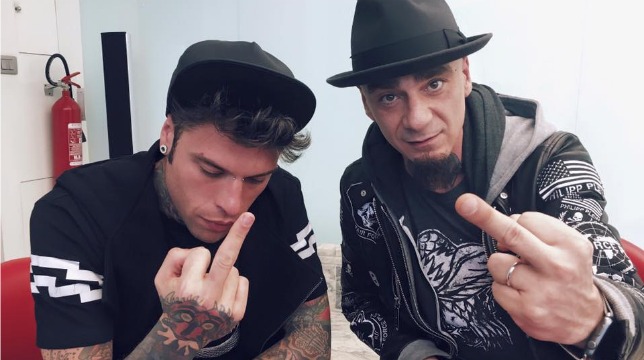 E' polemica per la canzone di Fedez e J-Ax.