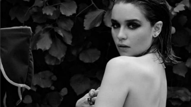 Emilia Clarke: sensuale e ammiccante per Violet Grey