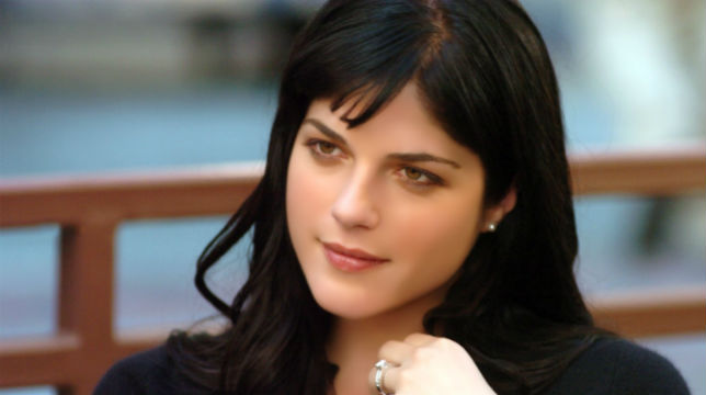 Selma Blair da in escandescenza in aereo!