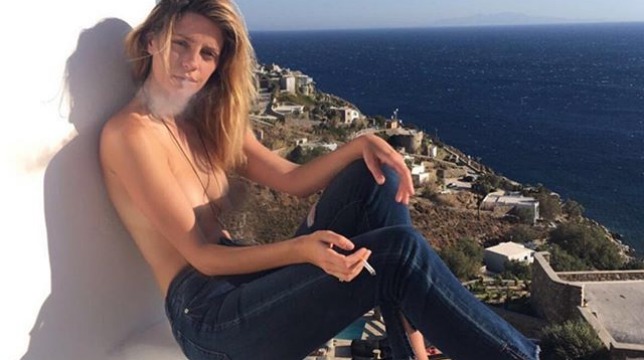Mischa Barton: topless su Instagram
