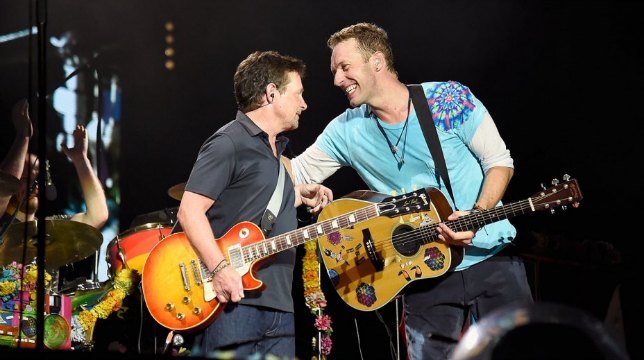 Coldplay in concerto con Michael J. Fox