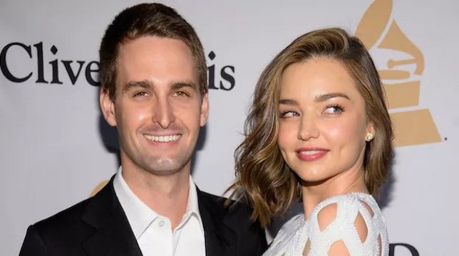Miranda Kerr e Evan Spiegel presto sposi: su Instagram la foto dell'anello