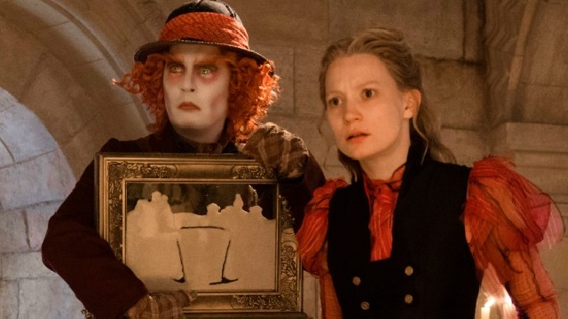 Alice attraverso lo specchio in streaming e Blu-ray: una scena tagliata