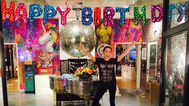 Liam Hemsworth e la romantica dedica a Miley Cyrus per il suo compleanno